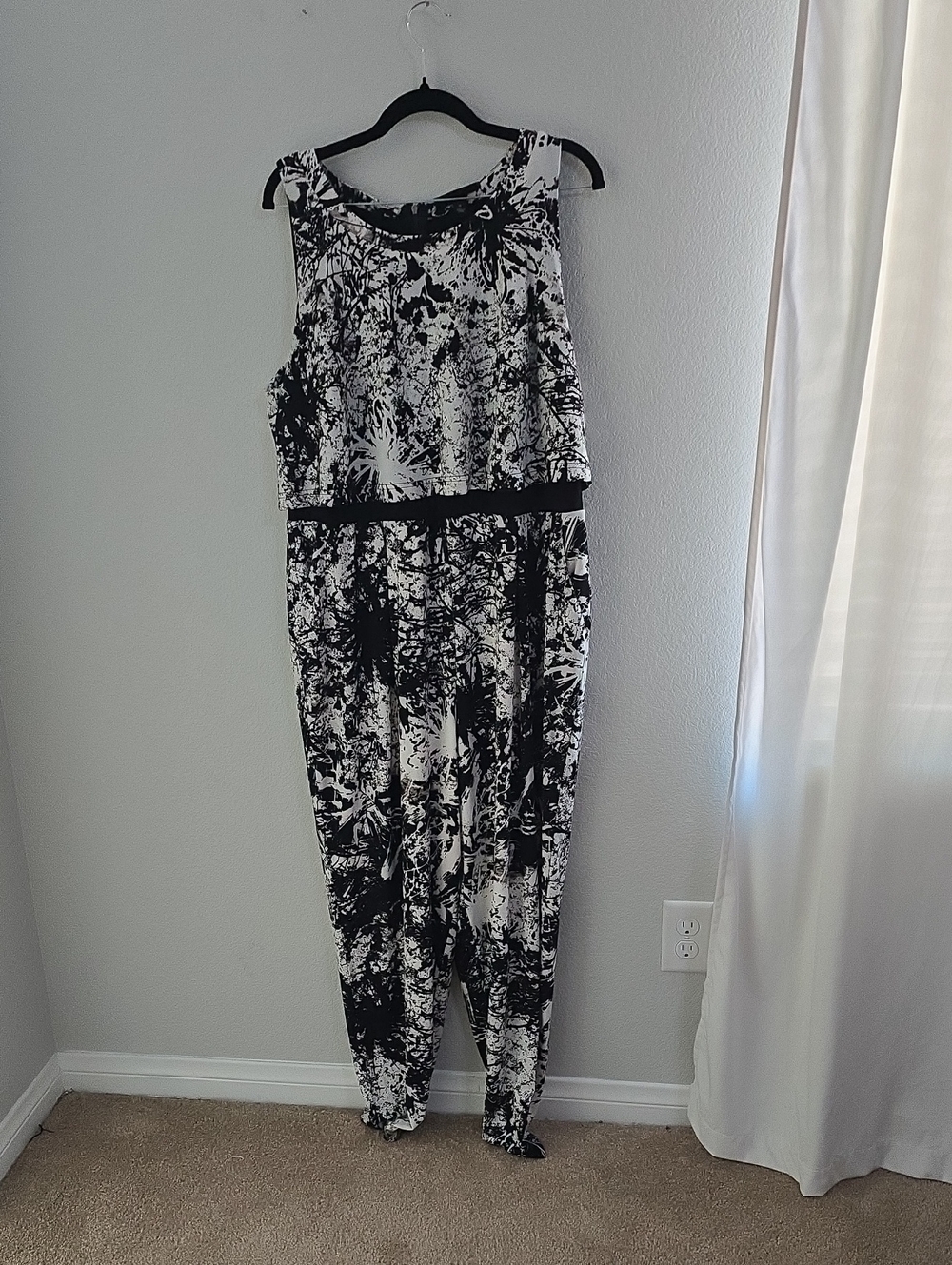 Lane Bryant Black and White Abstract Print Sleeveless Jumpsuit